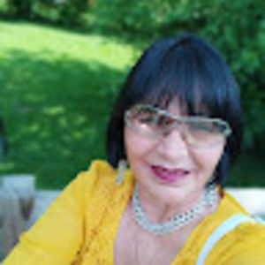 Meet your Posher, Esther de la caridad